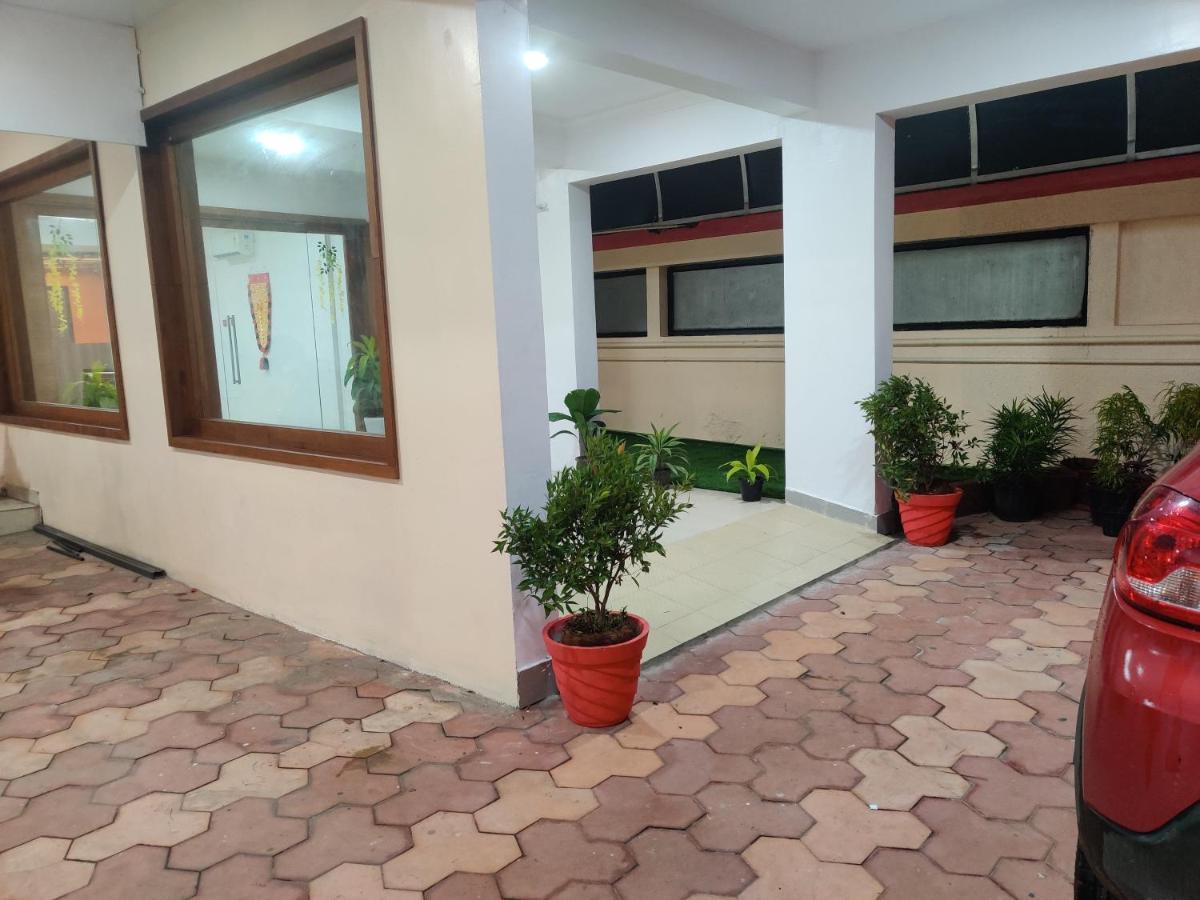 Amruth Inn Guruvāyūr Exterior foto