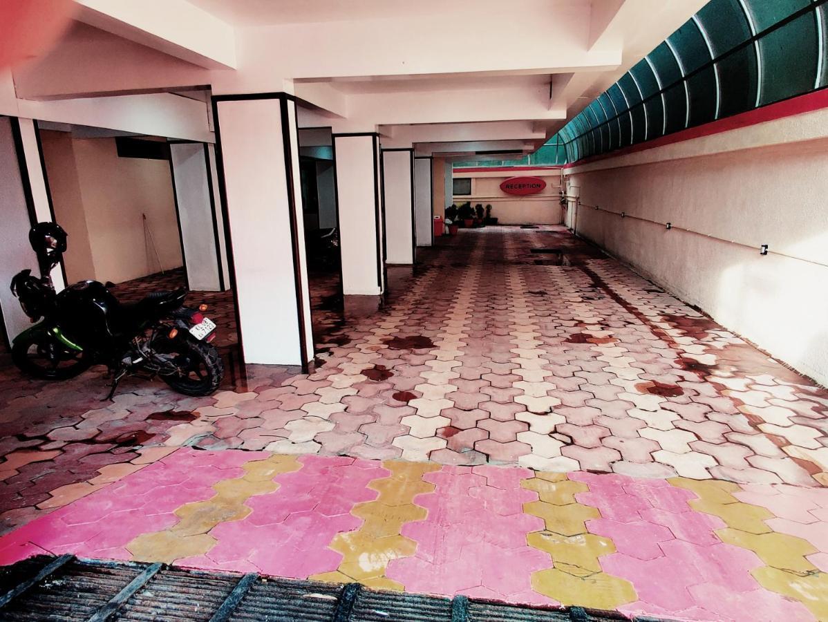 Amruth Inn Guruvāyūr Exterior foto